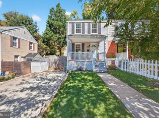 2706 Farmington Dr, Alexandria, VA 22303