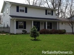 826 Cherry Blossom Ln, Fort Wayne, IN 46825