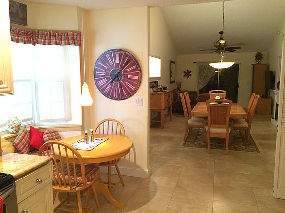 4th image of 374 Grove Isle Cir #11