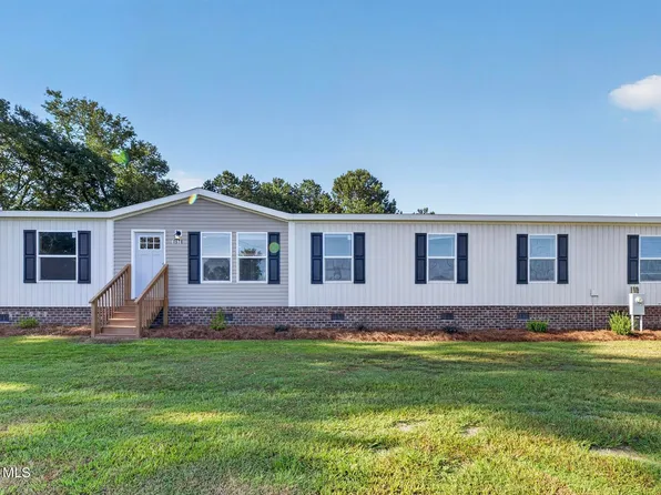 1978 E Hanrahan Road, Ayden, NC 28513