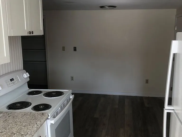 54 Longwood Ave — Photo 2