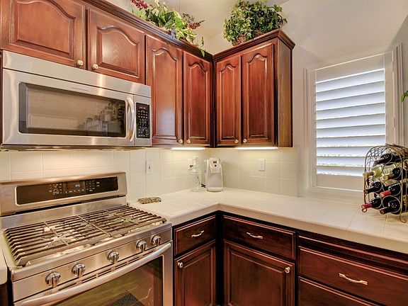 5th image of 125 Dewberry Dr