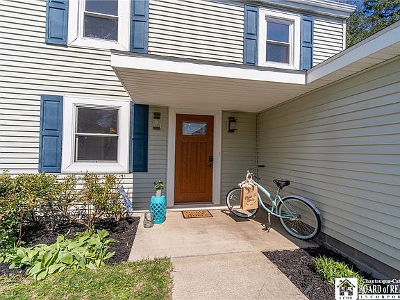 3rd image of 5 Sunnyside Ave