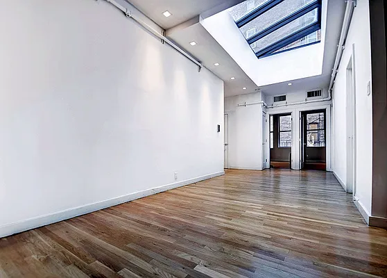 Rented by Urbane Brokerage | media 26