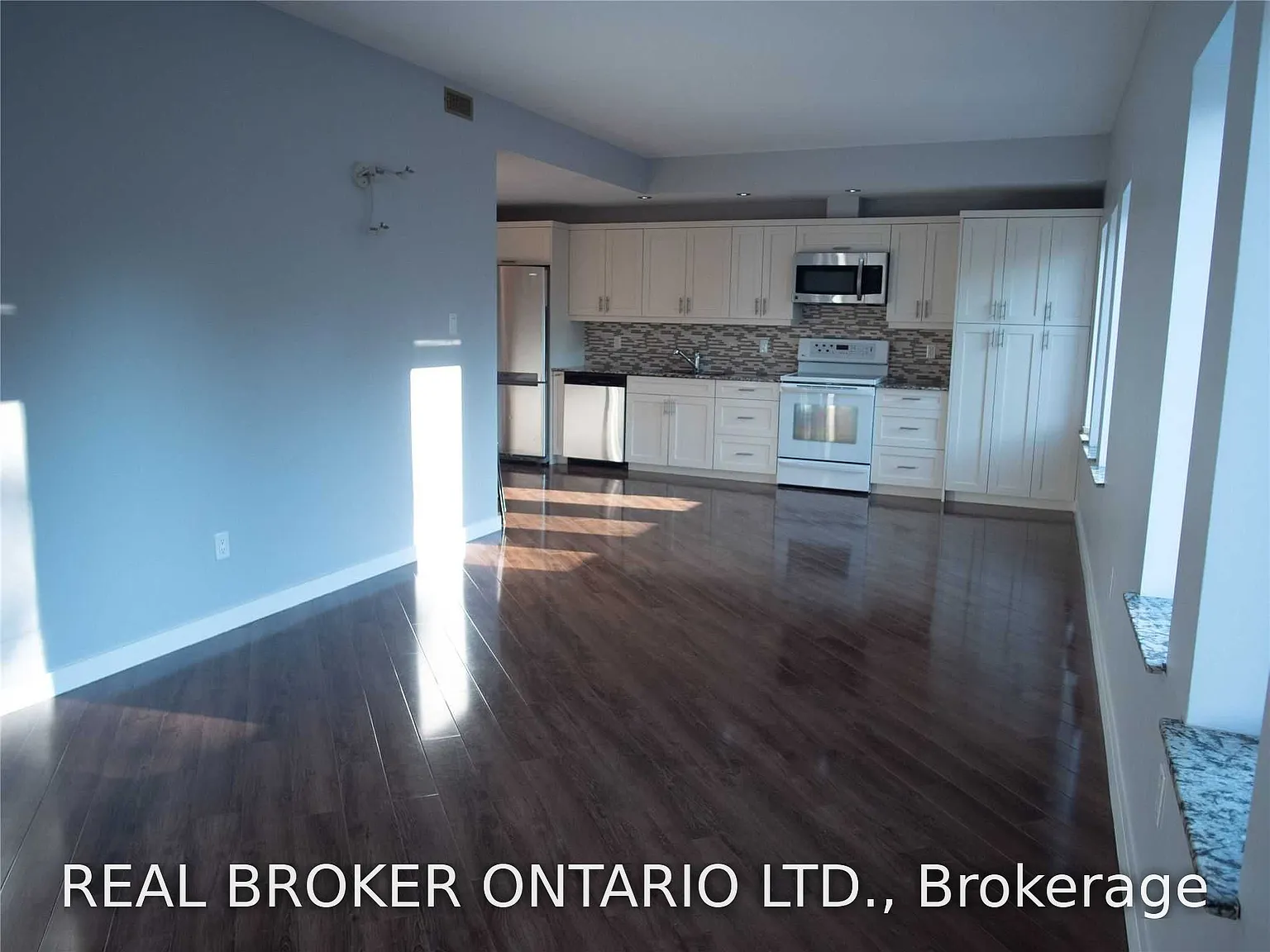 3 bed, $3,100 — Photo 2