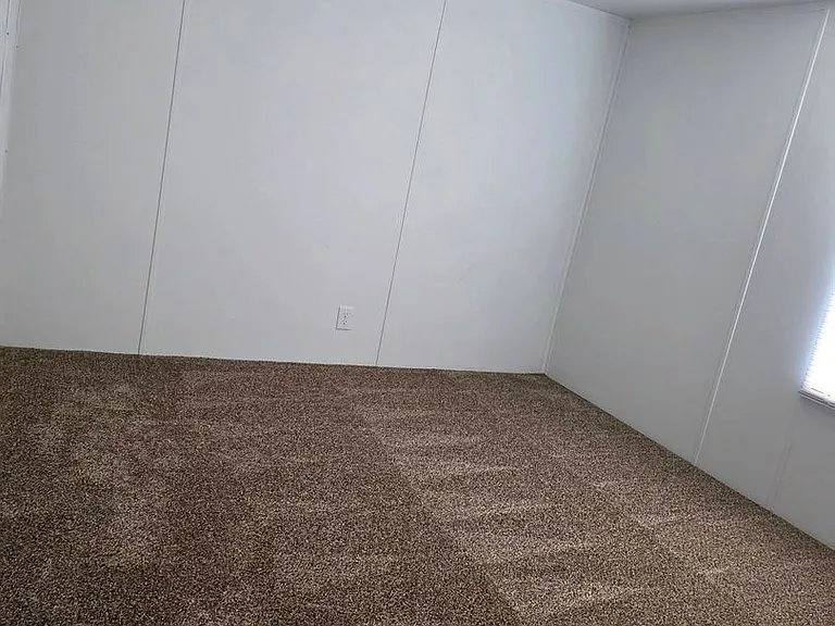 689 Bonfire Dr — Photo 10