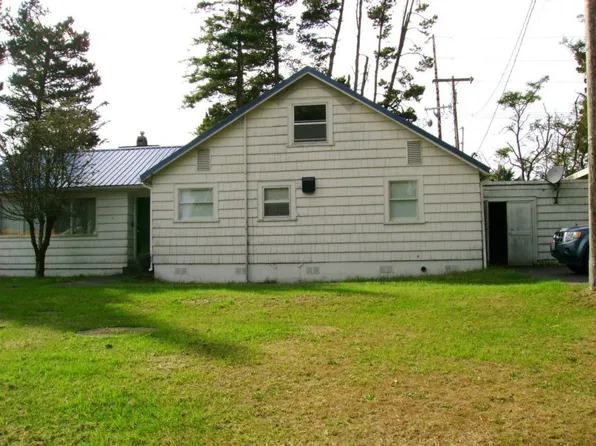 2970 S Montesano St, Westport, WA 98595