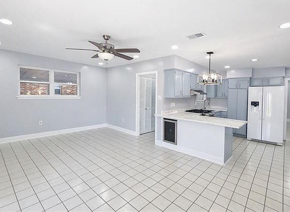 5th image of 2152 Euclid St