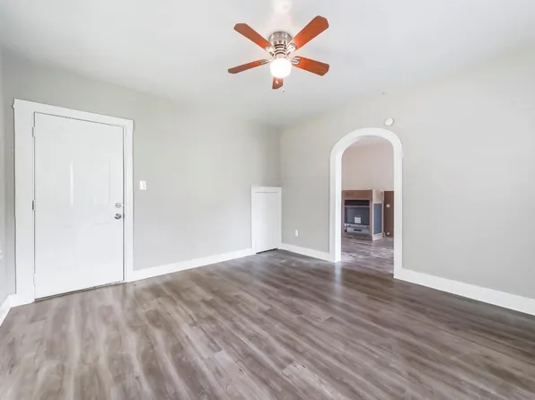 3205 Illinois St, Baytown, TX 77520