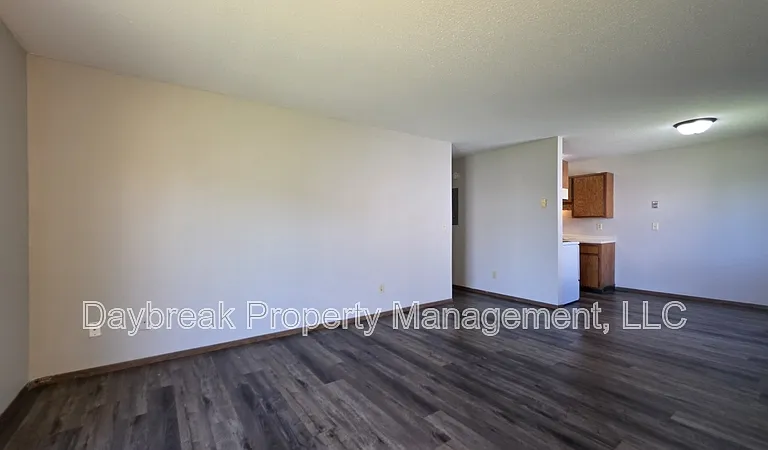 2408 3rd Ave N #12 — Photo 2