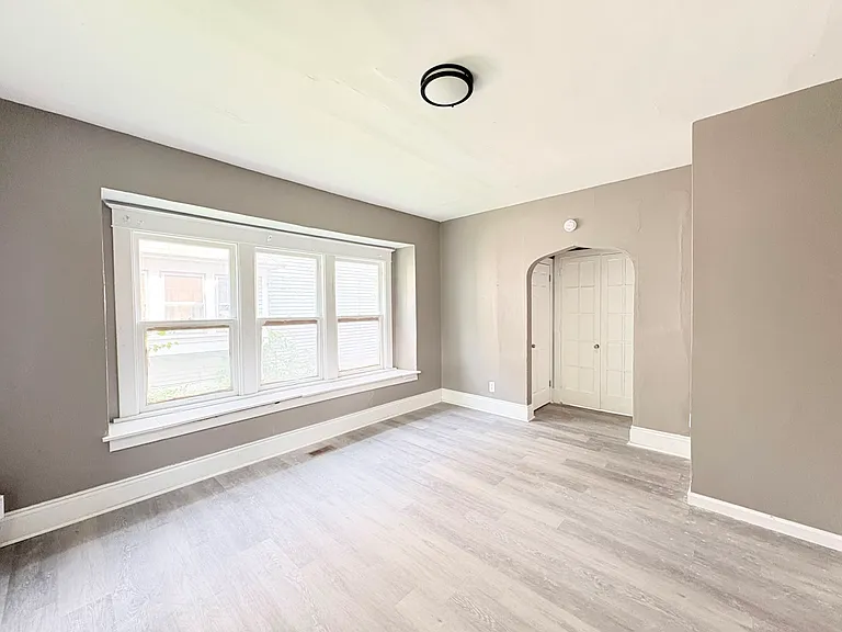 218 Kevin Pl — Photo 4