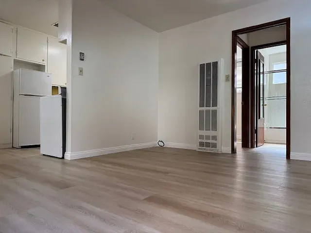 184 Moss Way #B — Photo 3