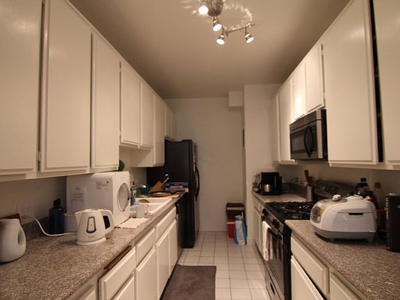 2nd image of 1620 S Bentley Ave