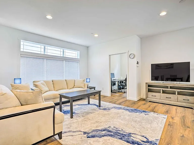 220 Arthur Ln — Photo 6