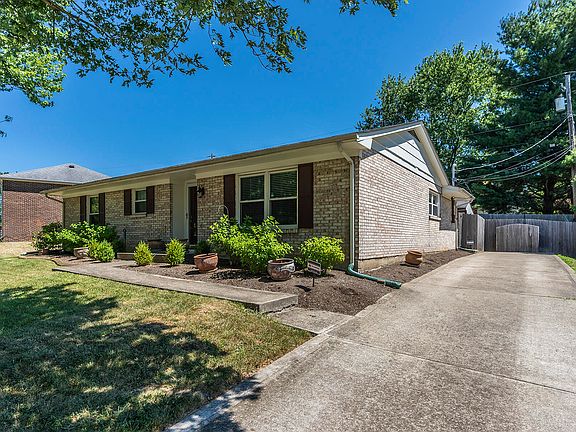 3rd image of 483 Osprey Cir