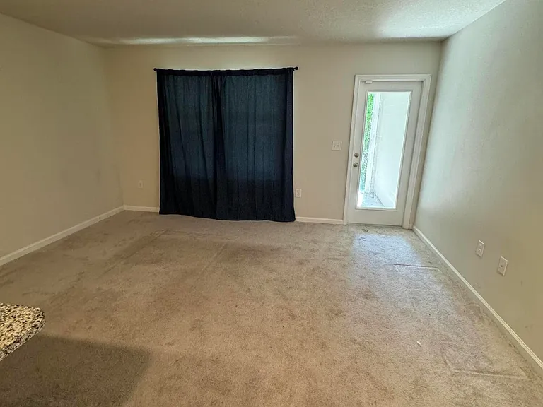 5984 Creekside Crossing Dr — Photo 7
