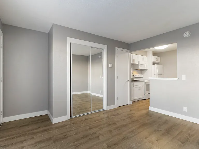 WhiteRock Apartments — Photo 15