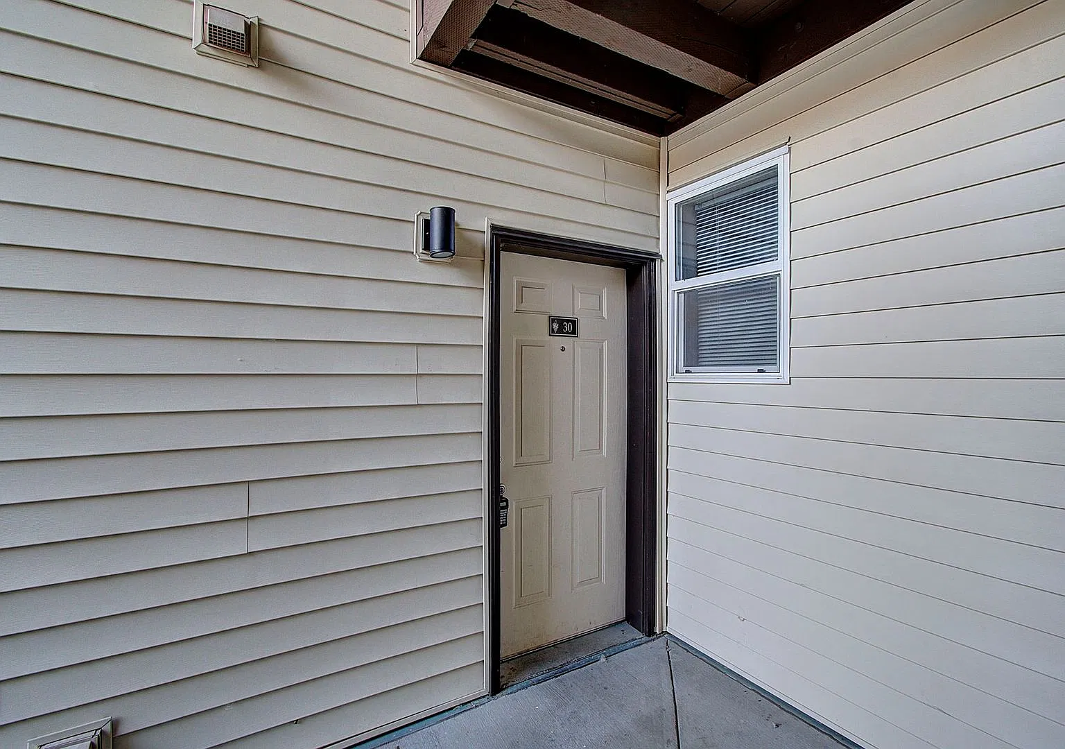 Ground Floor 2 bd, 2 ba Condo - Avail Now! — Photo 3