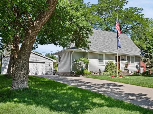 11240 Norway St NW, Coon Rapids, MN 55448