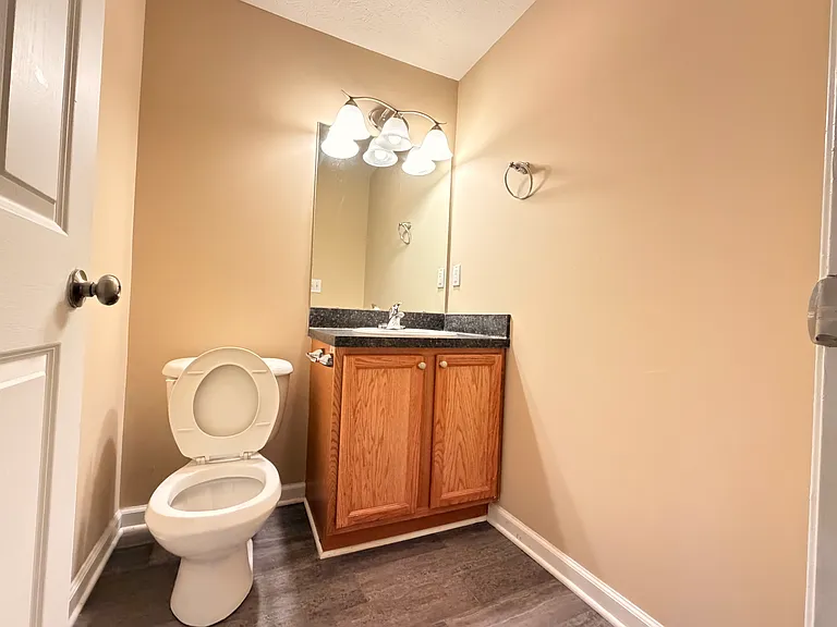 1020 Hartford Village Blvd — Photo 20