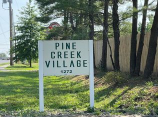 8 Pine Creek Village, Hazlet, NJ 07730