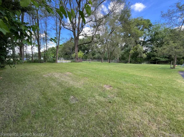 0 Beacham Dr, Waterford, MI 48329