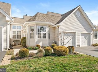 3 Fallview Ct, Hamilton, NJ 08690