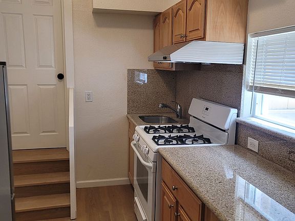 5th image of 1455 Sacramento St #7