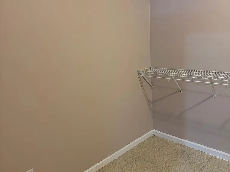 504 Thames Cir — Photo 19