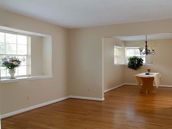 3rd image of 13514 Woodchester Dr