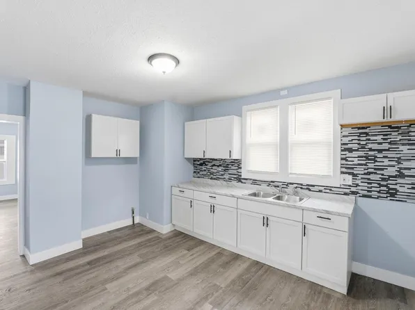 2354 South 16th STREET, Milwaukee, WI 53215