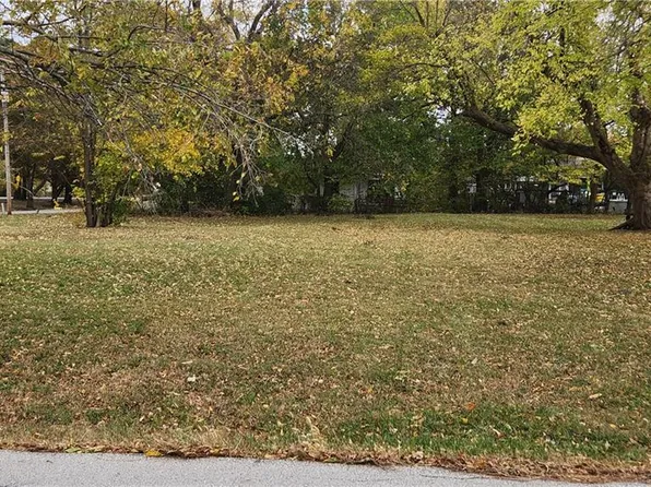 201 E Maple St, Raymore, MO 64083