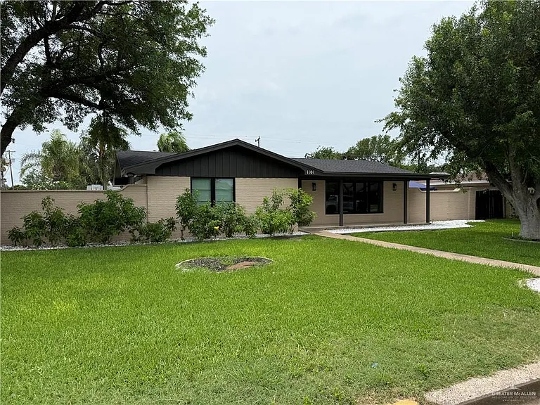1101 Kerria Ave — Photo 2