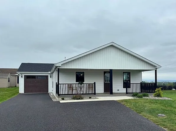 17 Burke Dr, Shippensburg, PA 17257