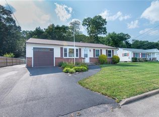 37 Ferncrest Dr, Riverside, RI 02915
