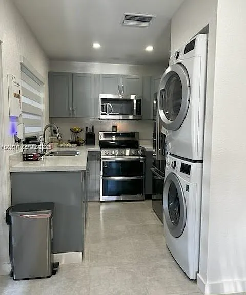 6308 NW 170th Ter — Photo 2