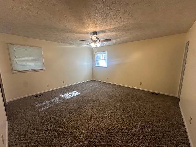 6235 Cane Creek Cir — Photo 21