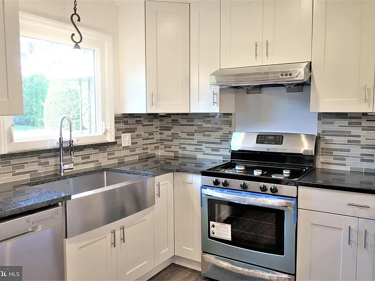 214 Valley Rd — Photo 7