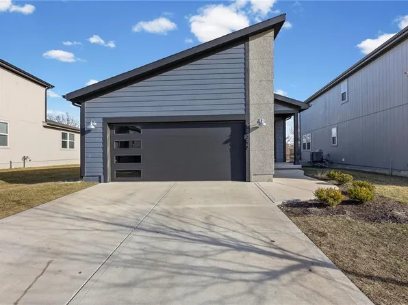 18057 Hauser St, Overland Park, KS 66013