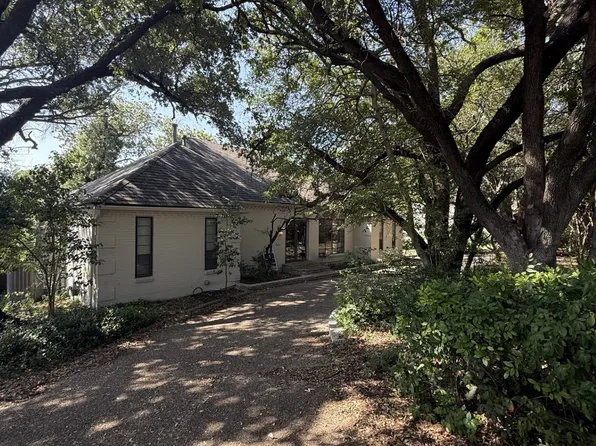 1909 Dakar Rd E, Fort Worth, TX 76116