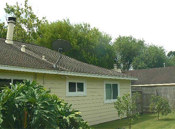 3rd image of 10806 Lakewood Oaks Dr