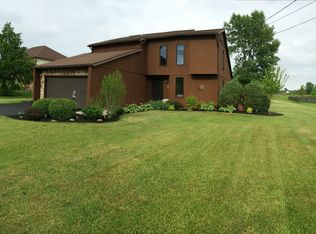 6611 Conner Rd, East Amherst, NY 14051