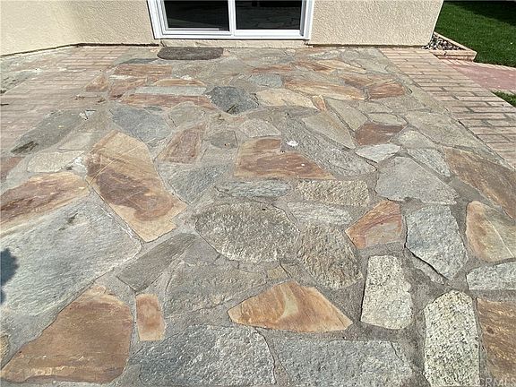5th image of 1046 N Teakwood Ave