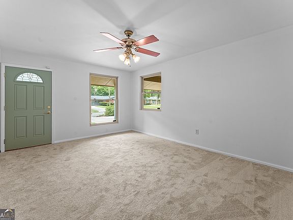 3rd image of 417 Willow Rd