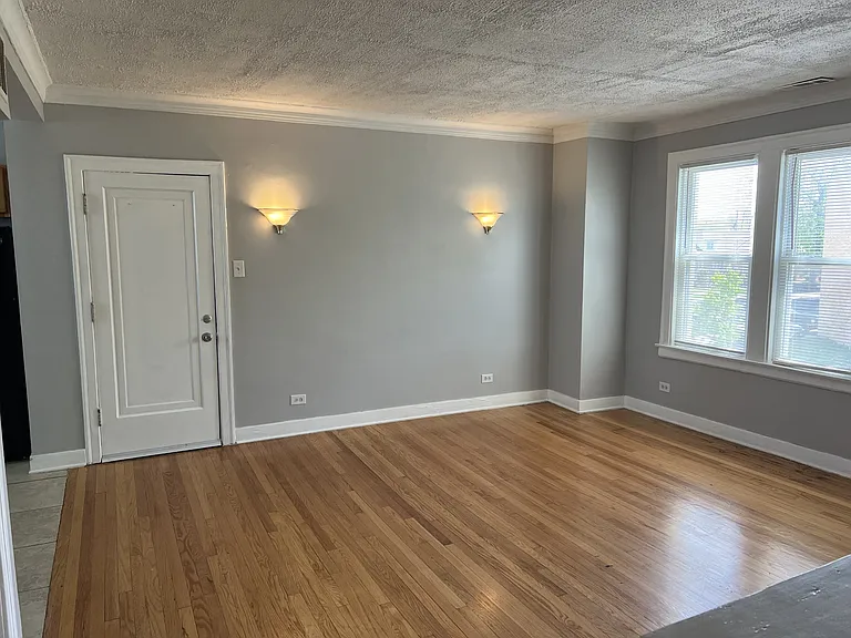 8956 S Elizabeth St — Photo 5