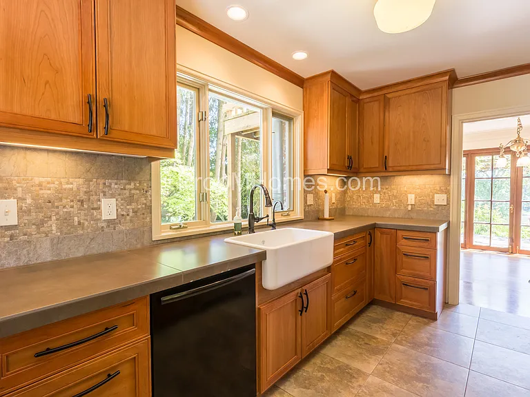 475 Furnace St — Photo 8