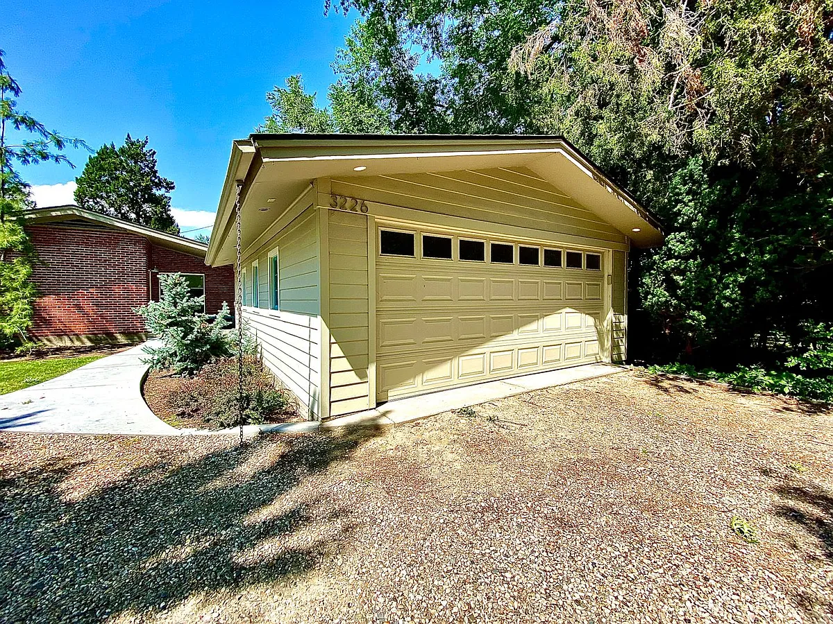 Building Photo - 3226 W Camrose Ln