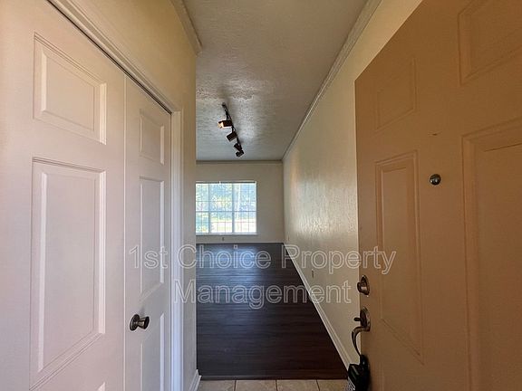 3rd image of 4405 Bellaire Dr S APT 217