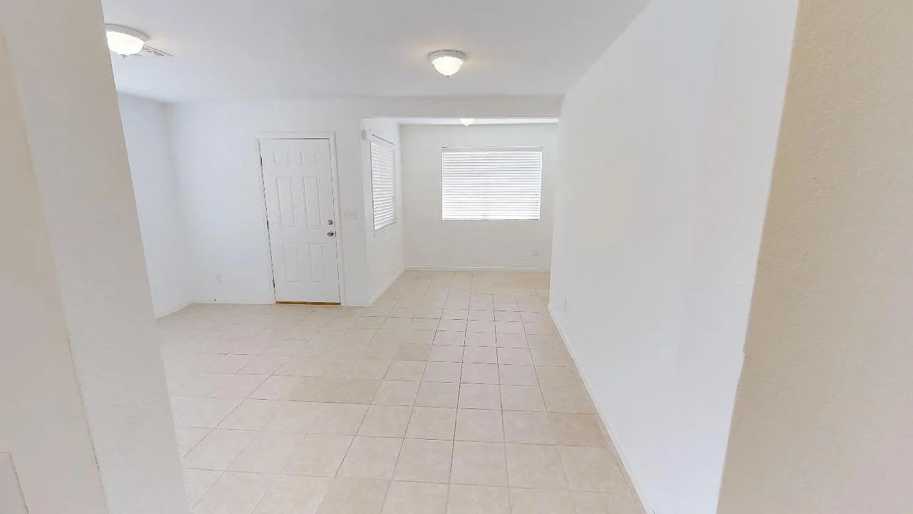 2 bed, 1034 sqft, $1,345 — Photo 3