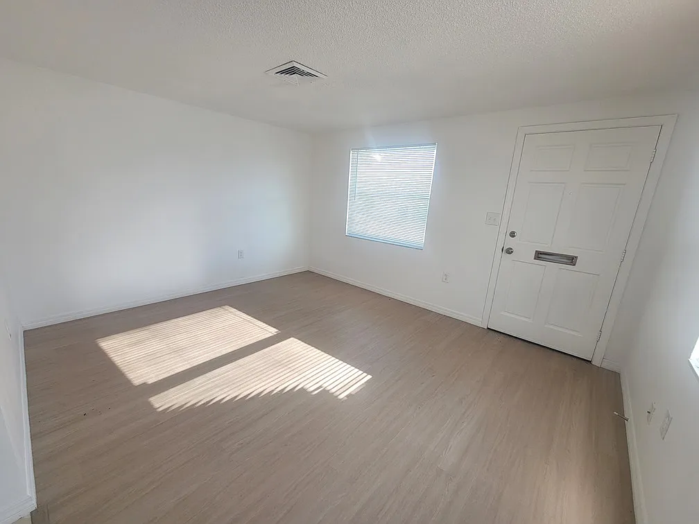 1 bed, 540 sqft, $950 — Photo 2